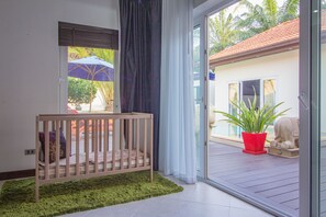 Lyxvilla | 4 sovrum, unika möbler, skrivbord och gratis wi-fi