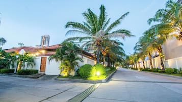 Fachada de la propiedad