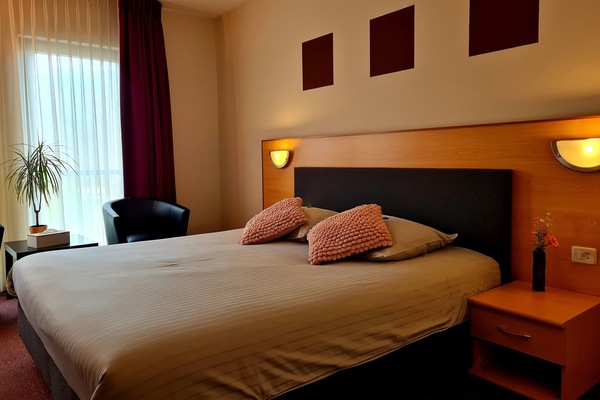 Junior kamer | Een bureau, gratis wifi