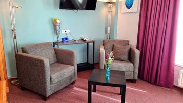 Rom – junior | Skrivebord og wi-fi (inkludert)