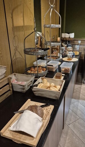 Desayuno buffet todos los días (con cargo)