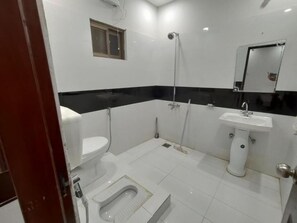 行政三人房 | 浴室