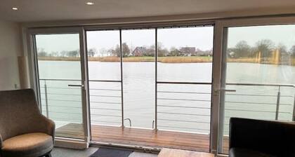 Hausboot der Friesländer