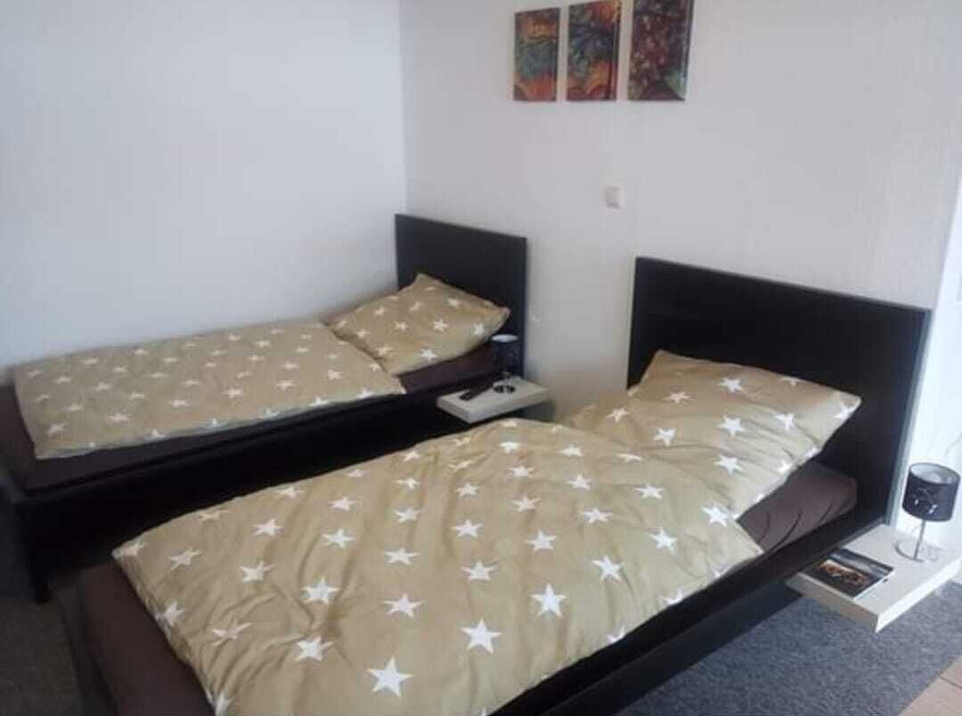 3 bedrooms, iron/ironing board, travel crib, free WiFi