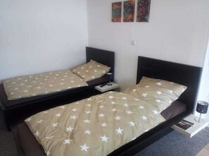 3 bedrooms, iron/ironing board, travel cot, free WiFi