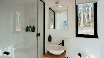 Douche, serviettes fournies