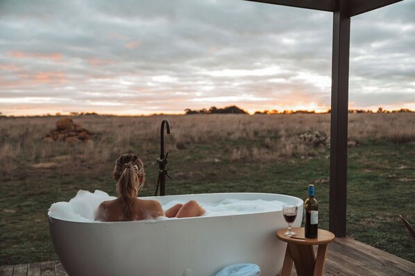 Outdoor spa tub - Tiny Lenore Summary: (Skipton)