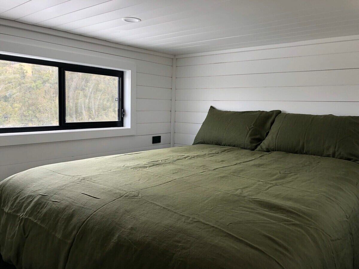 1 bedroom, bed sheets