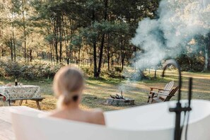 Outdoor dining - Tiny Elizabeth - Hunter Region (Laguna)