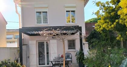 Renovierte 4-Zi.-Villa in Strandnähe mit Garten, Terrasse & Parkplatz