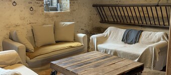 Gîte à la Ferme . À 9km de Guédelon, à 800m du Château de Saint-fargeau