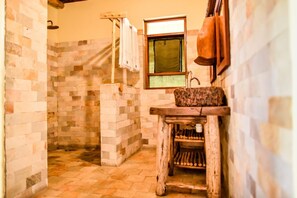 Deluxe Cottage | Bathroom | Slippers - Tabingi Safari Lodge (Kasese)