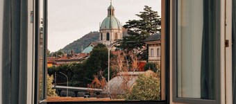 Appartamento in Centro con Vista Lago e Garage