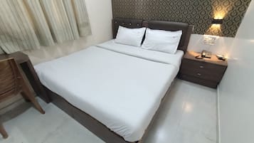 Free WiFi, bed sheets