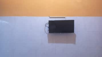 Superior Twin Room | Desk, rollaway beds, free WiFi, bed sheets