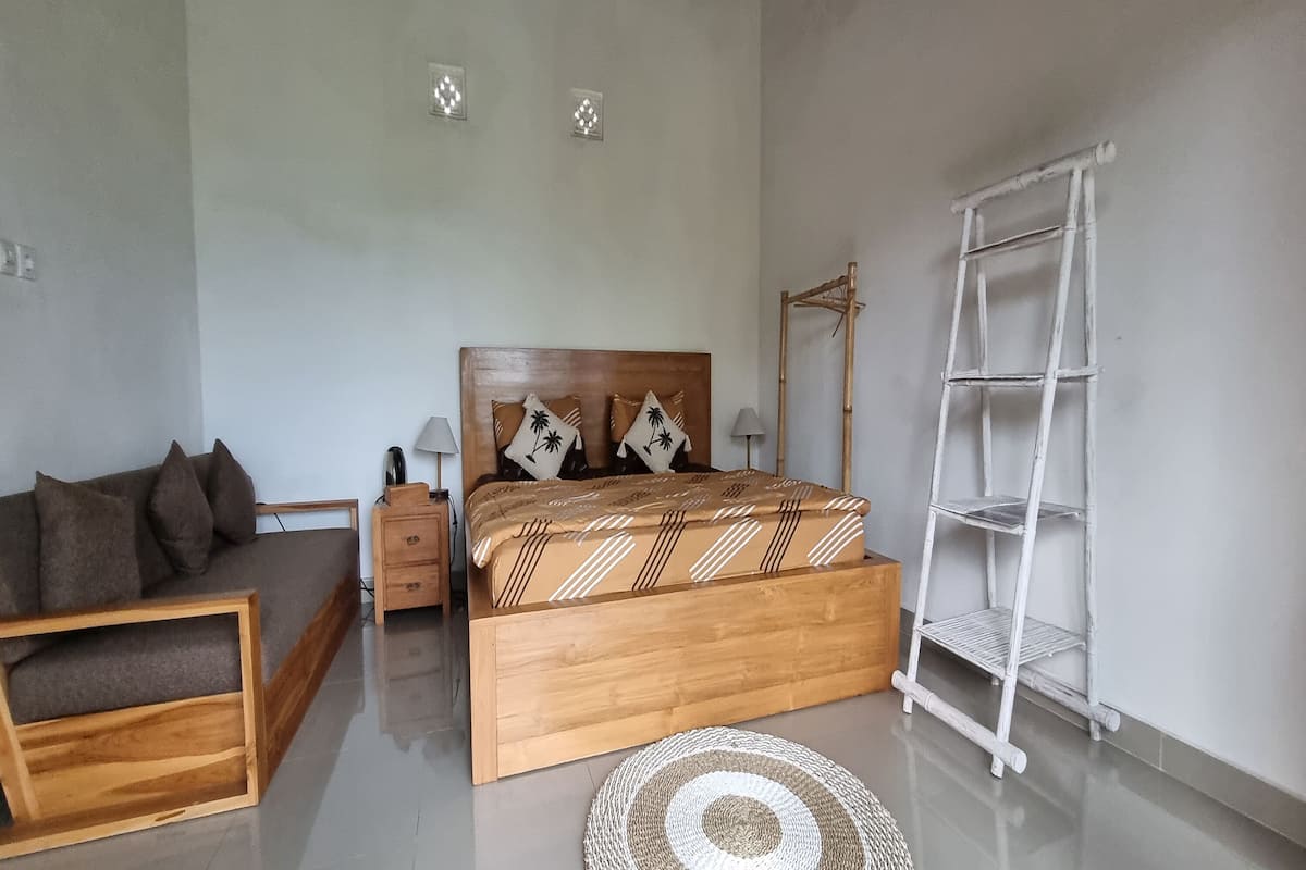 Standard Double Room | Desk, soundproofing, free WiFi, bed sheets