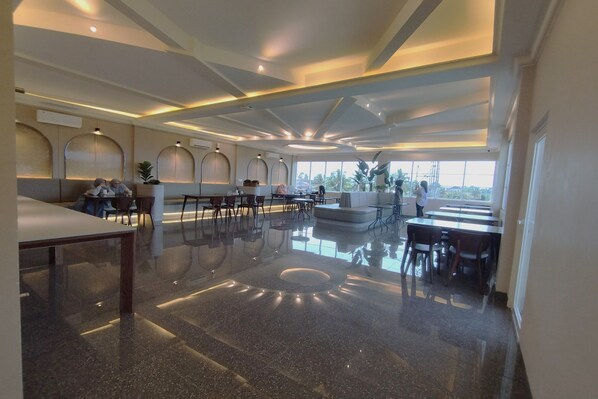 Restaurant - Maulidia Hotel Syariah & Convention Center (Jambi)