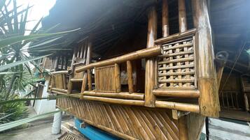 Family Room, Balcony