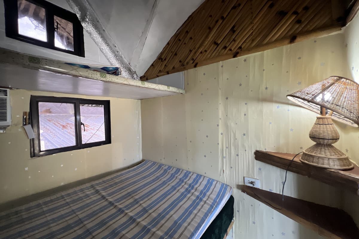 Chambre Familiale, balcon | Wi-Fi gratuit, draps fournis
