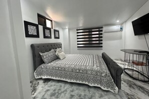 Family Villa, Kitchen | Free WiFi, bed sheets