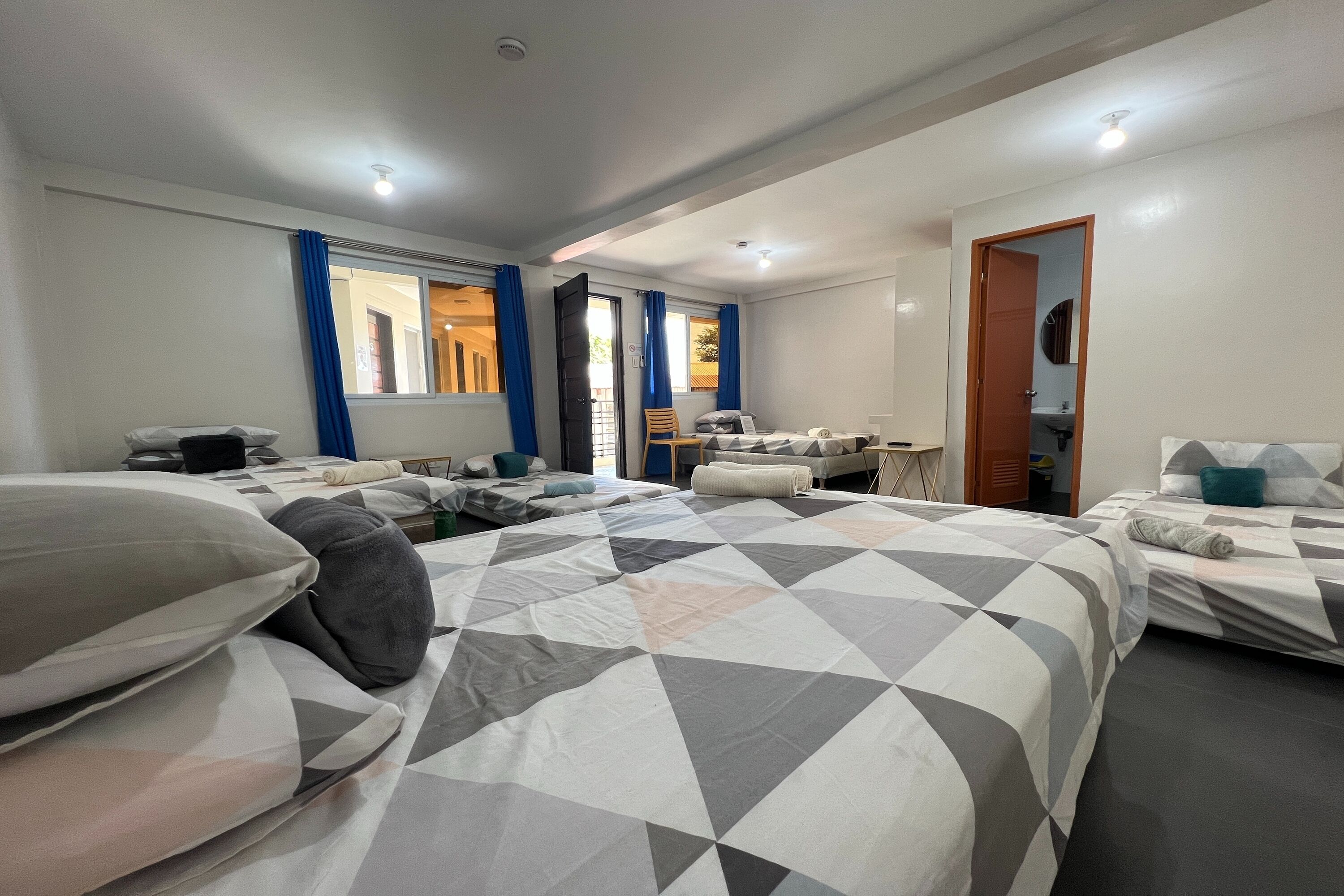 Family Double Room | Desk, blackout drapes, free WiFi, bed sheets