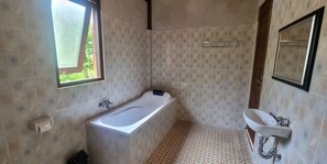 Deluxe Villa, Pool Access | Bathroom