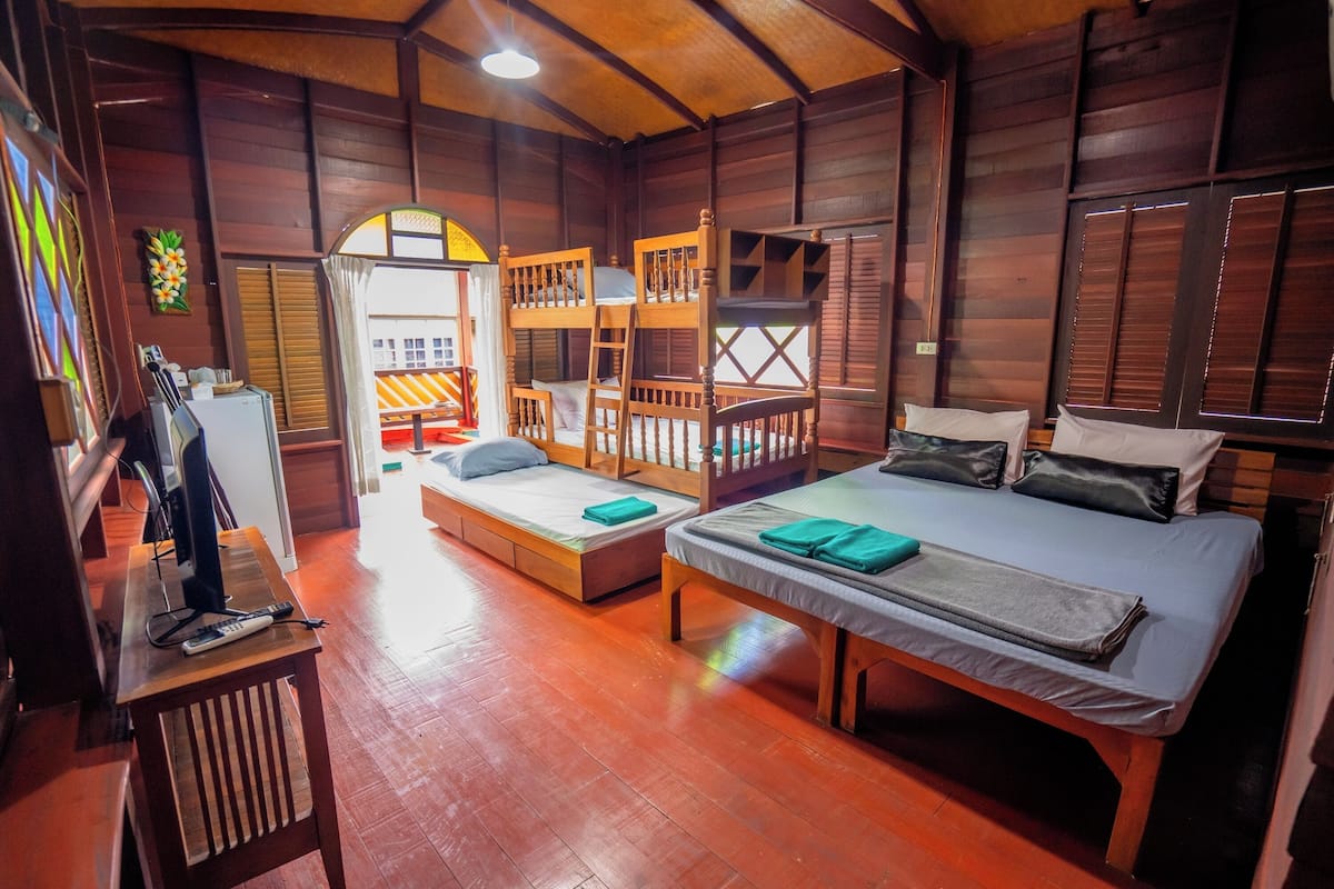 Casa Deluxe | 1 habitación, escritorio, wifi gratis y ropa de cama