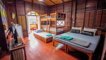Casa Deluxe | 1 dormitorio, escritorio, wifi gratis y ropa de cama