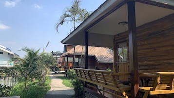 Vista frontal de la propiedad