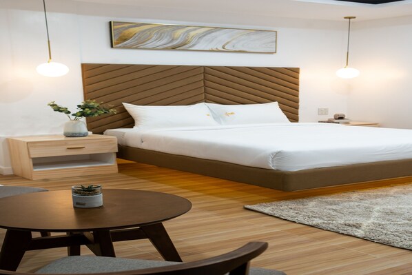 Premier dubbelrum | Värdeförvaringsskåp på rummet, skrivbord, gratis wi-fi och sängkläder