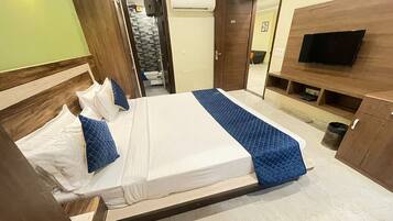 Classic Double Room | Desk, free WiFi, bed sheets