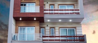 The Indian Hotel & Kitchen