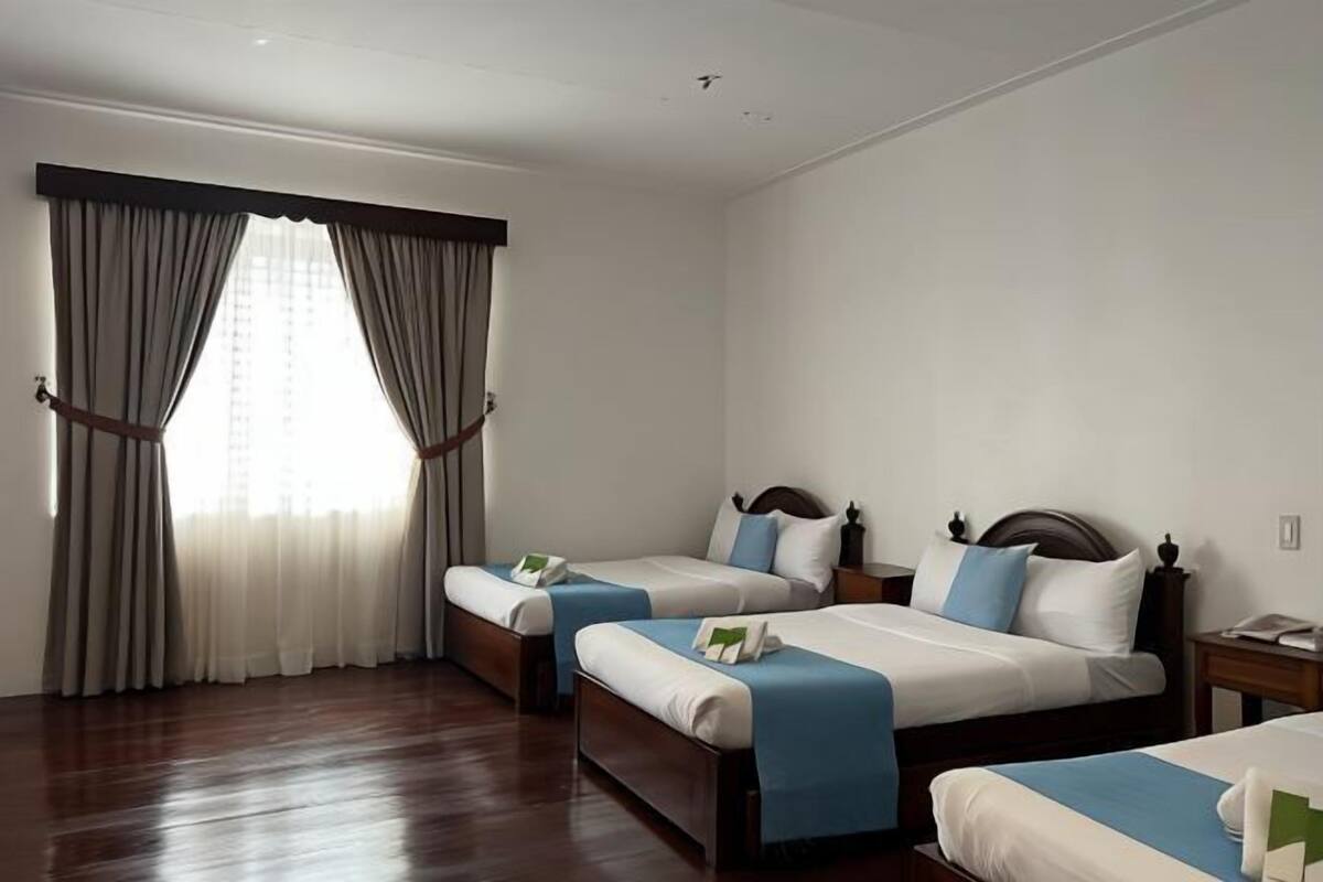 Desk, free WiFi, bed sheets