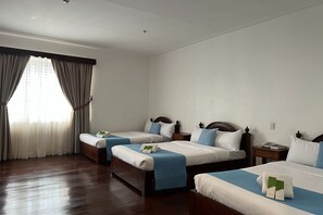 Deluxe Room | Desk, free WiFi, bed sheets - Nscc Casa De Vigan (Vigan)
