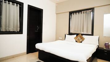 4 bedrooms, free WiFi, bed sheets