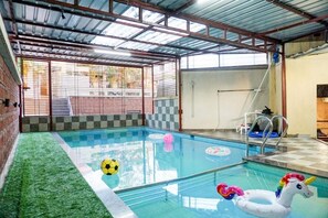 Outdoor pool - Crystal Villa (Mahabaleshwar)