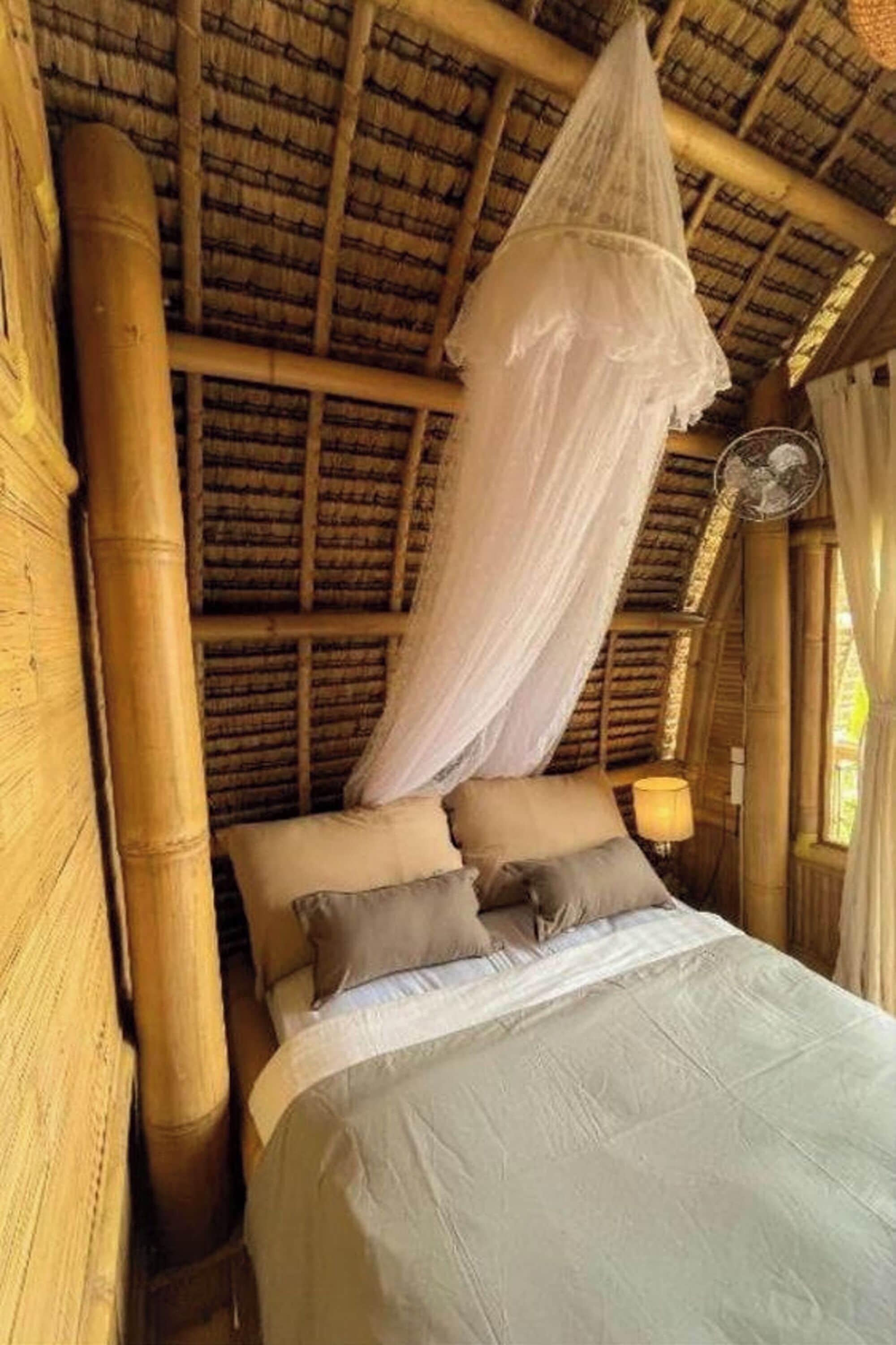 雙人房, 花園景觀 | 書桌、床單