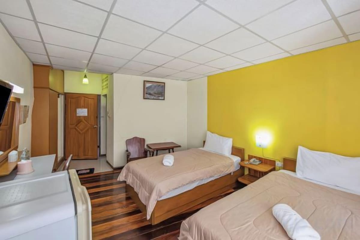 Desk, WiFi (free), bed sheets