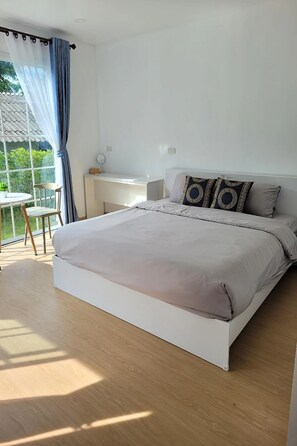 Deluxe-huone | Työpöytä, ilmainen Wi-Fi, vuodevaatteet