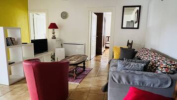 Télévision, cheminée