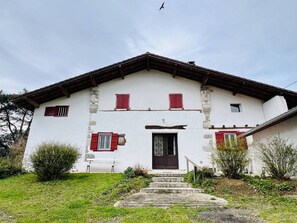 Exterior - Charming house in Louhossoa, 6 guests - Garden & fireplace (Louhossoa)