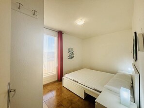 1 chambre, literie fournie