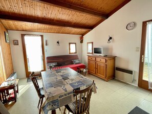 Interior - Cozy 2-Bedroom Home with Heated Pool, Tennis & Beach Nearby (Bretignolles-sur-Mer)