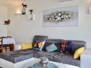 TV - 3-Room Apartment with Terrace, 4 Sleeps, Air Conditioning, Villeneuve-Loubet Beach (Villeneuve-Loubet)