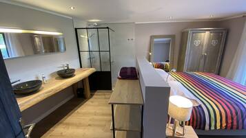 3 chambres, fer et planche Ă  repasser, Wi-Fi gratuit, draps fournis