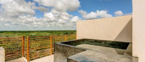 Bain à remous extérieur