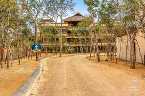 Exterior - Groups Oasis: Private Pools, BBQs, Gym, 2 Cenotes! (Tulum)