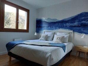 3 bedrooms, iron/ironing board, Internet, bed sheets - Très Spacieux T4 Dans un Chalet Traditionnel Entièrement Rénové, en Coeur de Village (Saint Lary Soulan)