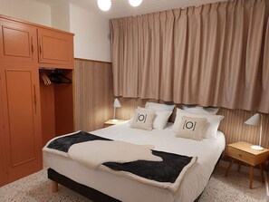2 chambres, fer et planche à repasser, accès Internet, draps fournis