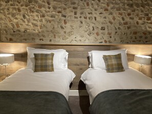 Standard Double or Twin Room | Free WiFi - The Lobster (Sheringham)